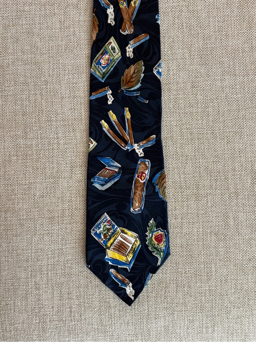 Novelties by Raffi Men’s Silk Tie Navy Cigar Tobacco Novelty Print